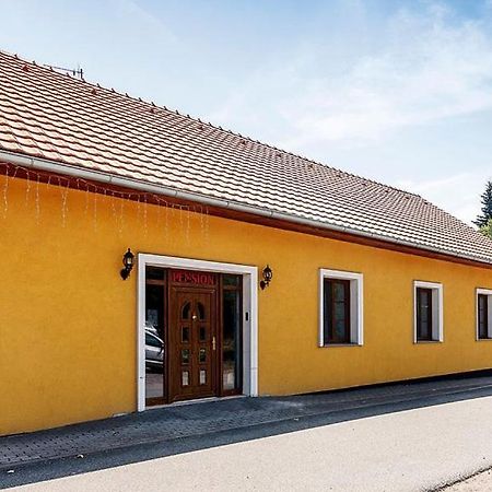 Pension U Zamku Lechovice Экстерьер фото